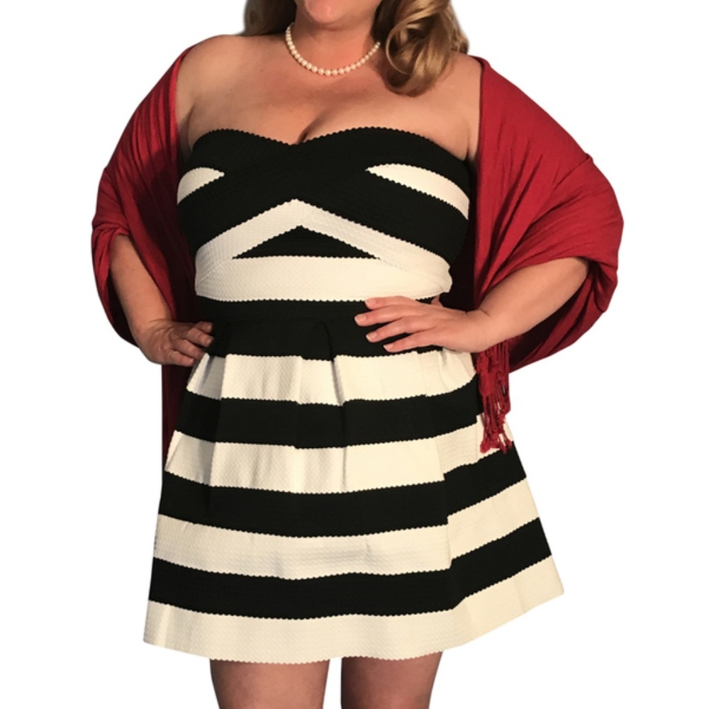 Strapless Black & White Bandage Dress Junior  3xl - Picture 4 of 4
